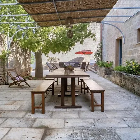 בית הארחה Masseria Delle Pecore 4*